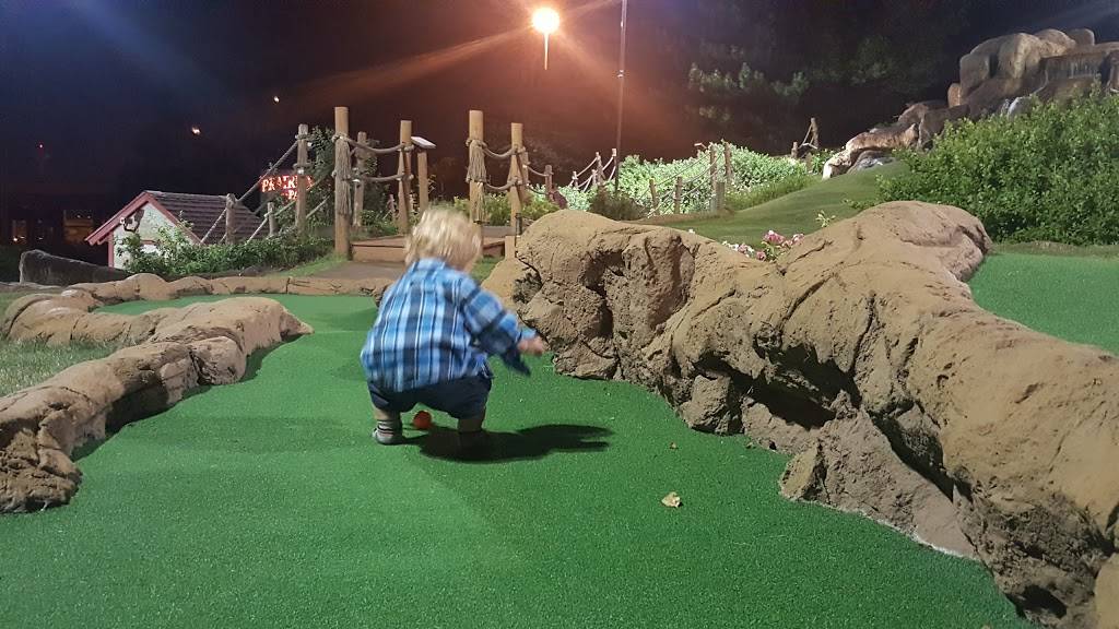 Prairieville Park | meal takeaway | 2507 Plaza Ct, Waukesha, WI 53186, USA | 2627844653 OR +1 262-784-4653