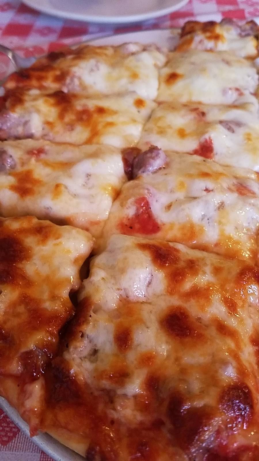 Rockys Pizza & Restaurant | restaurant | 10421 Cermak Rd, Westchester, IL 60154, USA | 7085623501 OR +1 708-562-3501