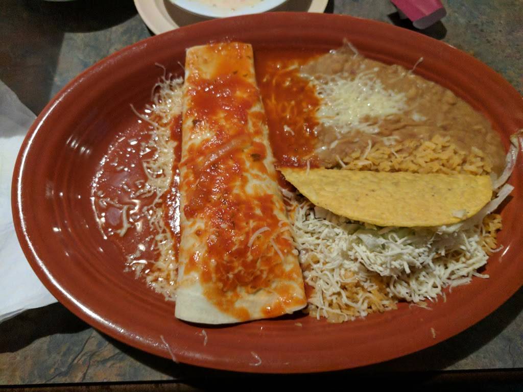 El Cerro Reyes | restaurant | 655 Brawley School Rd # 101, Mooresville, NC 28117, USA | 7047990429 OR +1 704-799-0429