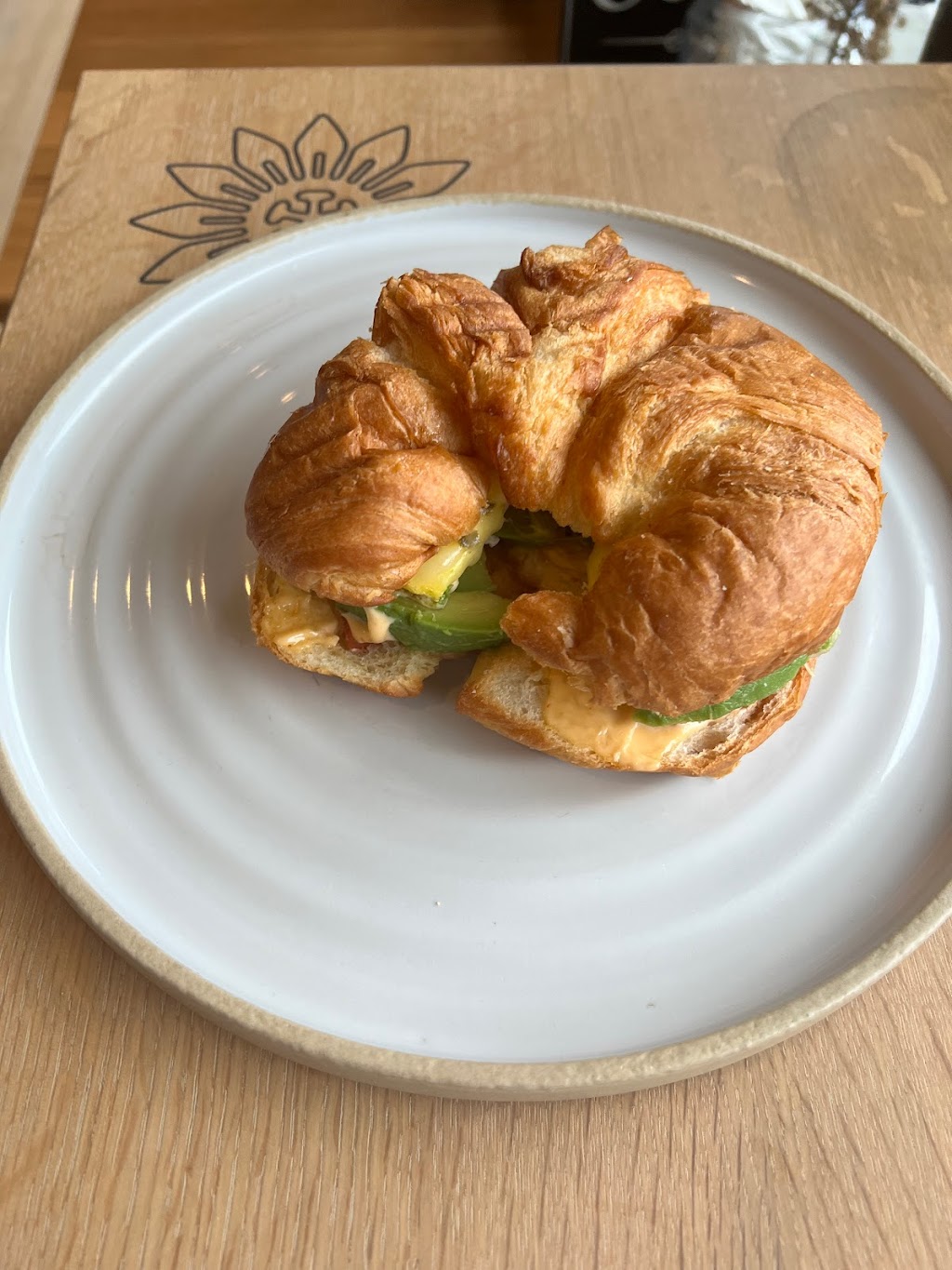 Cozy Corner Café | night club | 238 Edgartown-Vineyard Haven Rd, Edgartown, MA 02539, USA | 5089393988 OR +1 508-939-3988