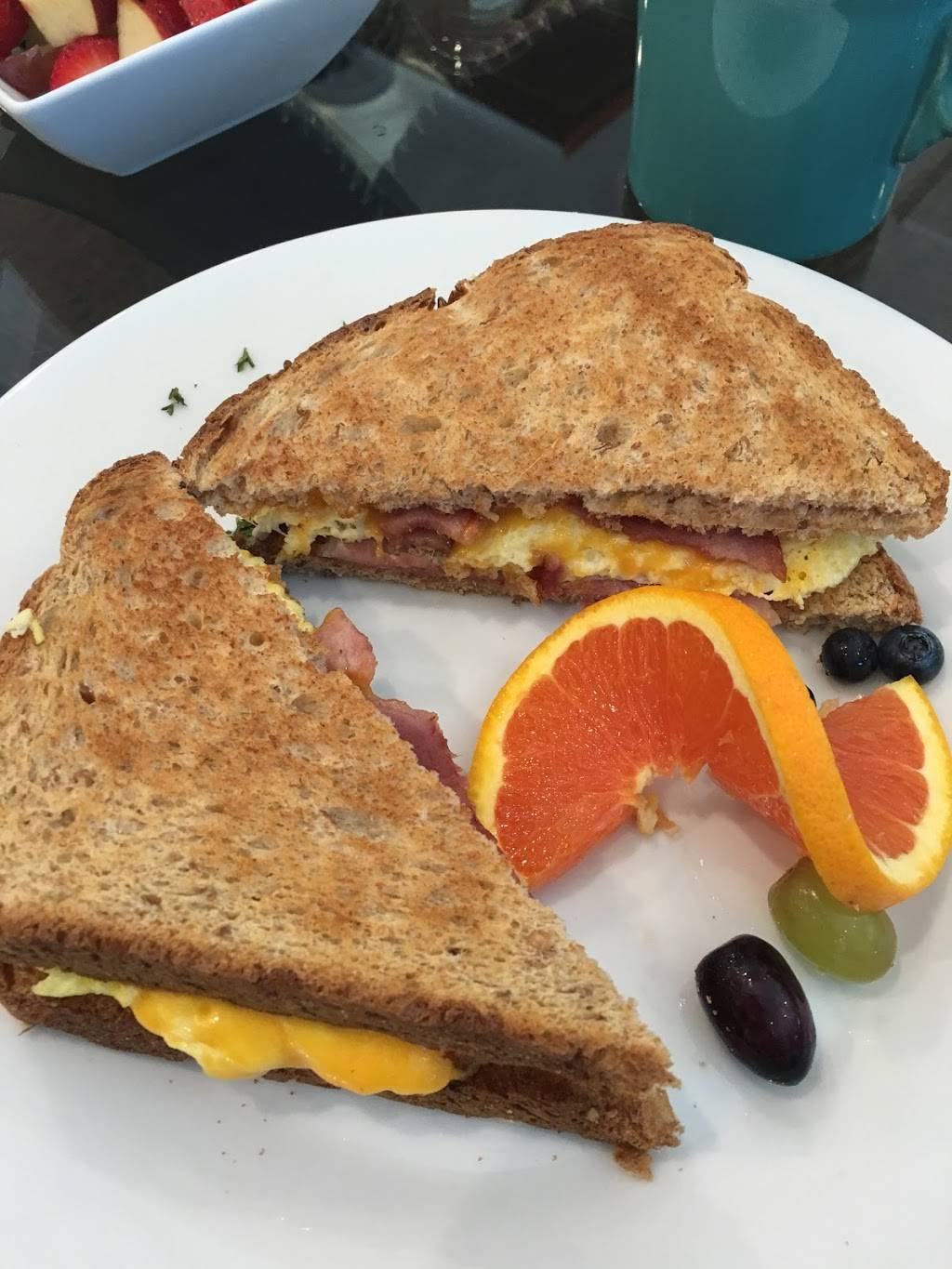 Beach Box Eatery | restaurant | 1400 E Fort Macon Rd, Atlantic Beach, NC 28512, USA | 2522229992 OR +1 252-222-9992