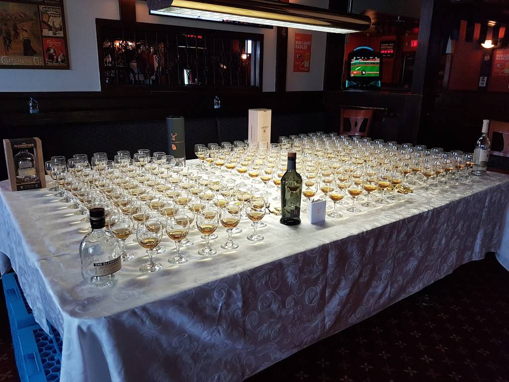 Blackburn Arms Pub Restaurant | restaurant | 2586 Innes Rd, Gloucester, ON K1B 4Z6, Canada | 6138304829 OR +1 613-830-4829