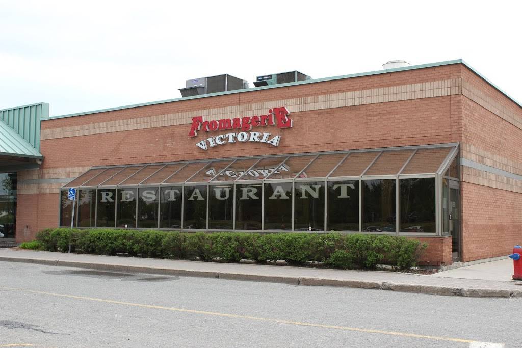 Fromagerie Victoria Grande place des Bois-Francs | cafe | 1111 Boulevard Jutras E, Victoriaville, QC G6S 1C1, Canada | 8197526821 OR +1 819-752-6821