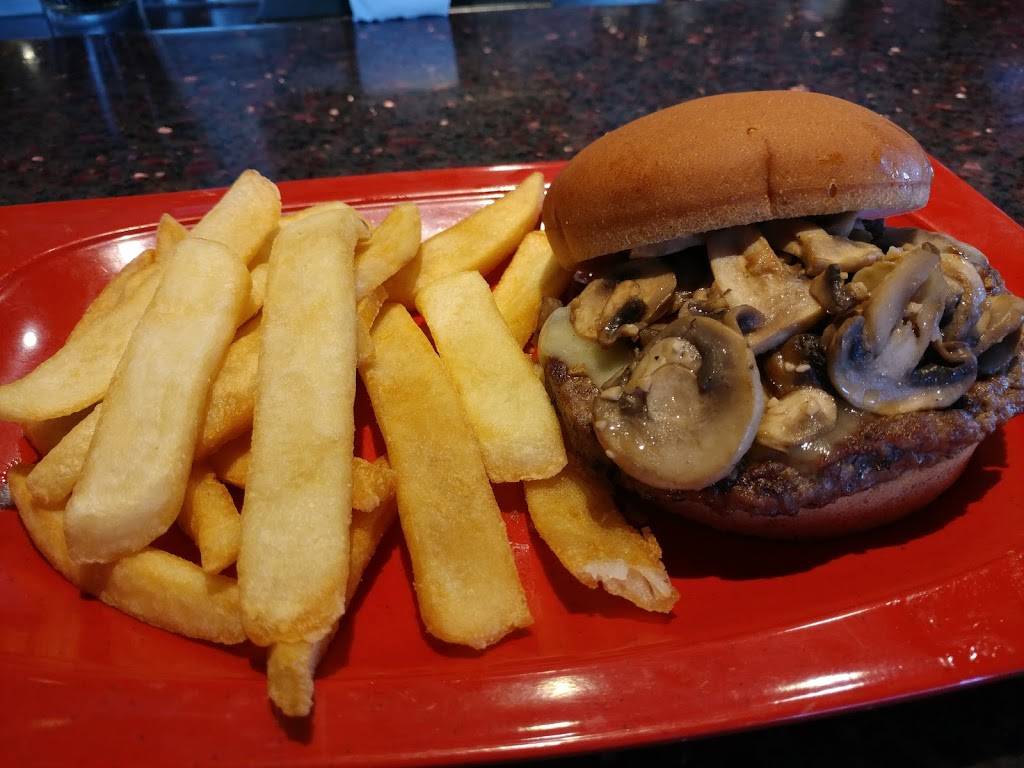 Red Robin Gourmet Burgers and Brews | restaurant | 2385 Sand Creek Rd, Brentwood, CA 94513, USA | 9255169020 OR +1 925-516-9020