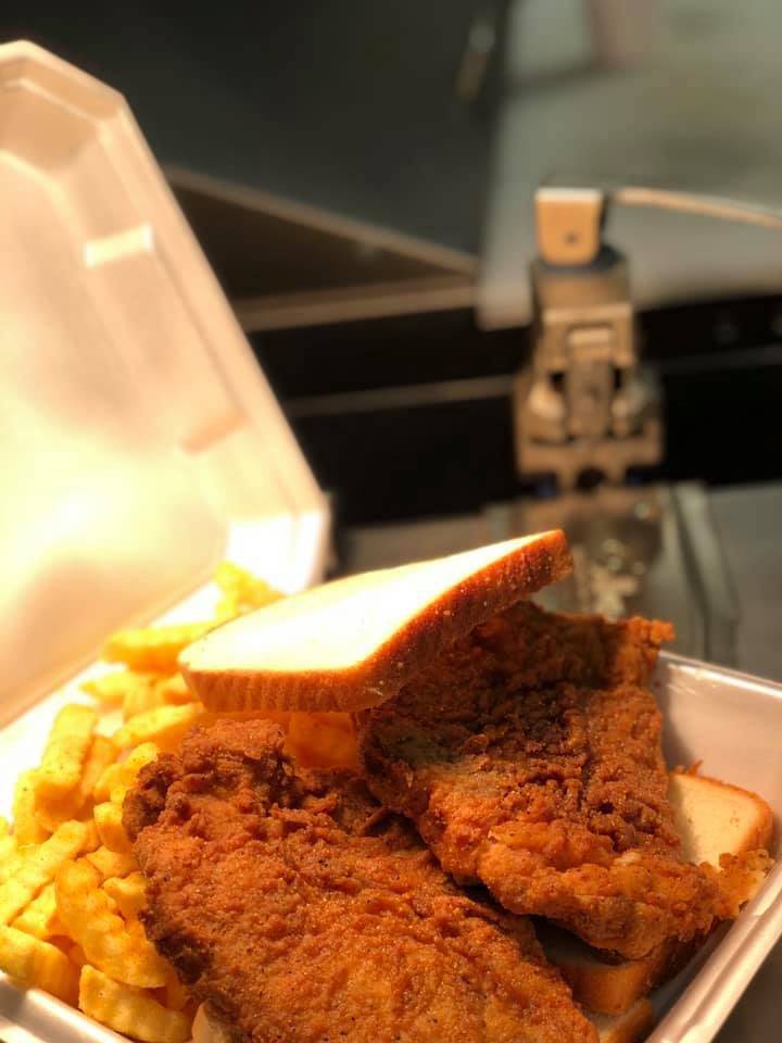 Egg House & Wings | restaurant | 4019 Vanderbilt Rd, Birmingham, AL 35217, USA | 2055180666 OR +1 205-518-0666