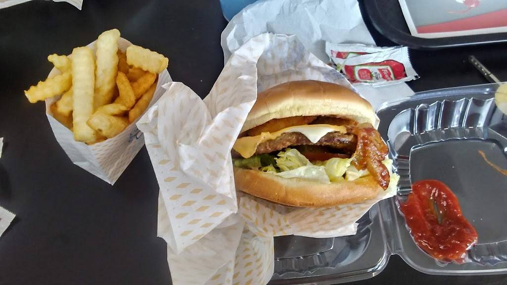 Fosters Freeze | restaurant | 630 Academy Ave, Sanger, CA 93657, USA | 5598758130 OR +1 559-875-8130