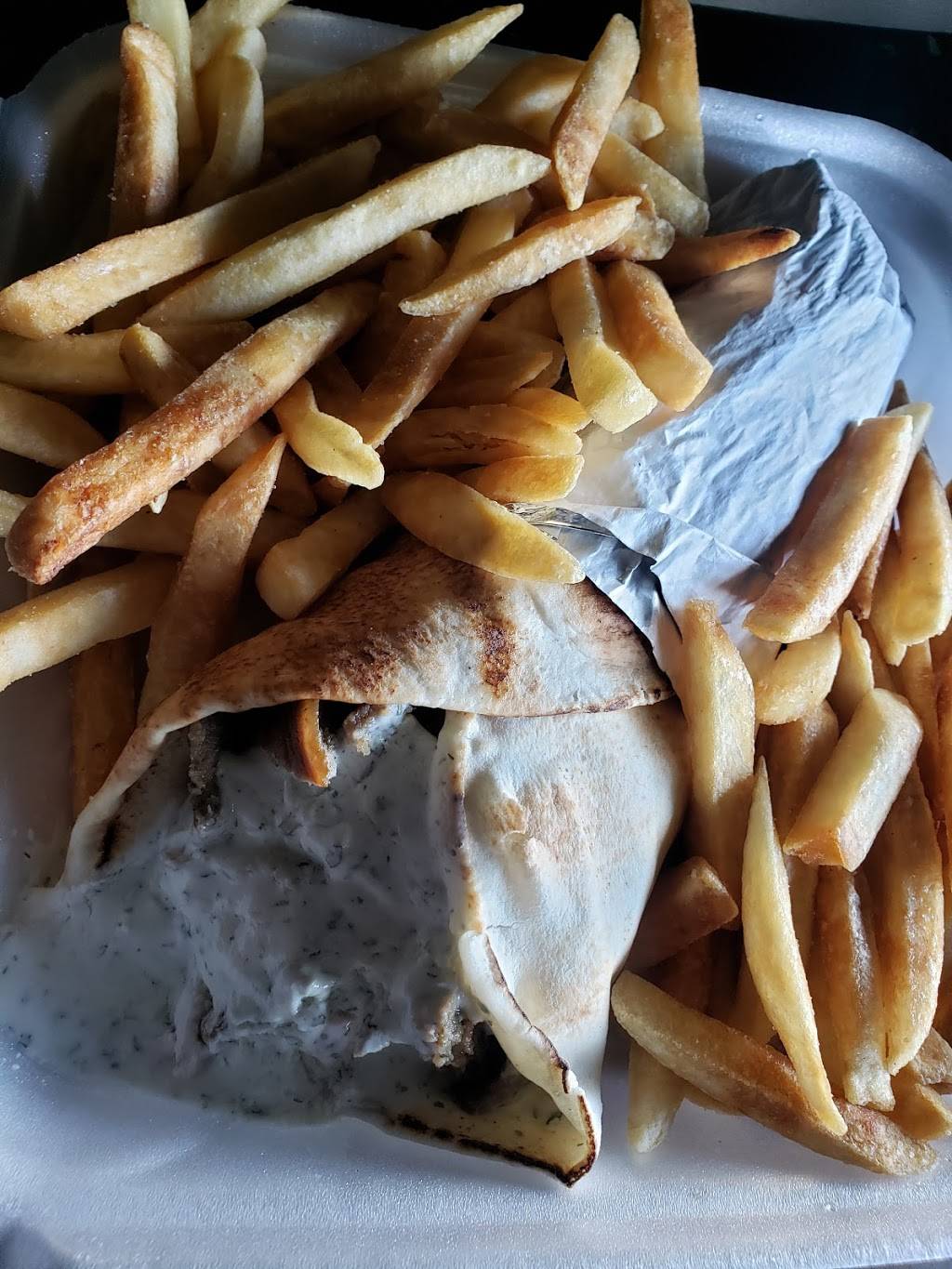 Wingyros | restaurant | 560 E Broadway St, Toledo, OH 43605, USA | 4197245605 OR +1 419-724-5605