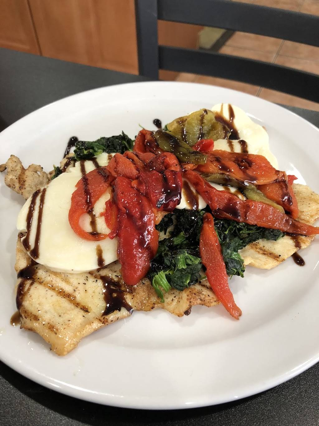 Luchentos Country Kitchen | restaurant | 3 Tennent Ave, Englishtown, NJ 07726, USA | 7324466400 OR +1 732-446-6400