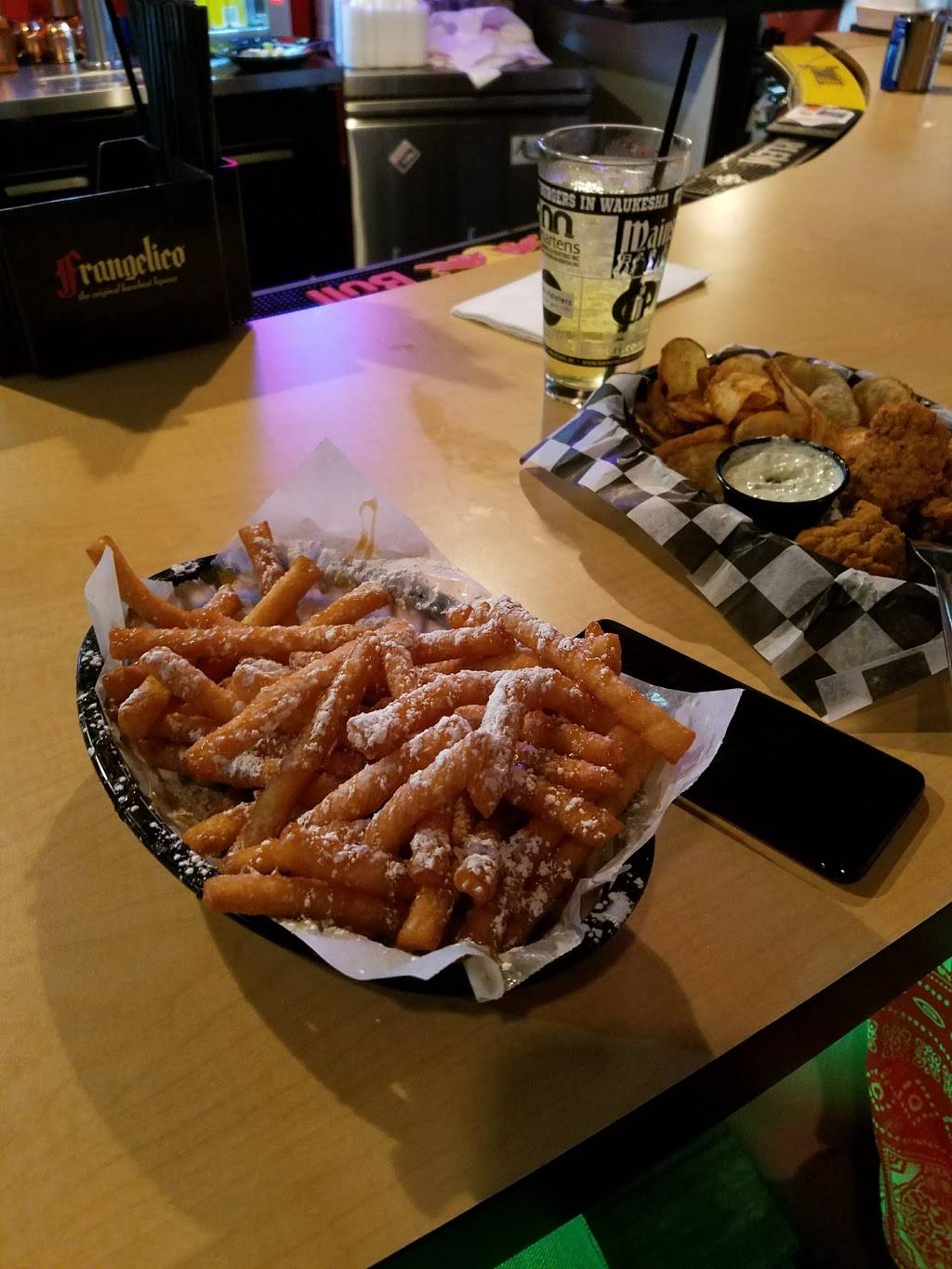 Mainstream Bar and Grill | restaurant | 404 W Main St, Waukesha, WI 53186, USA | 2625446222 OR +1 262-544-6222