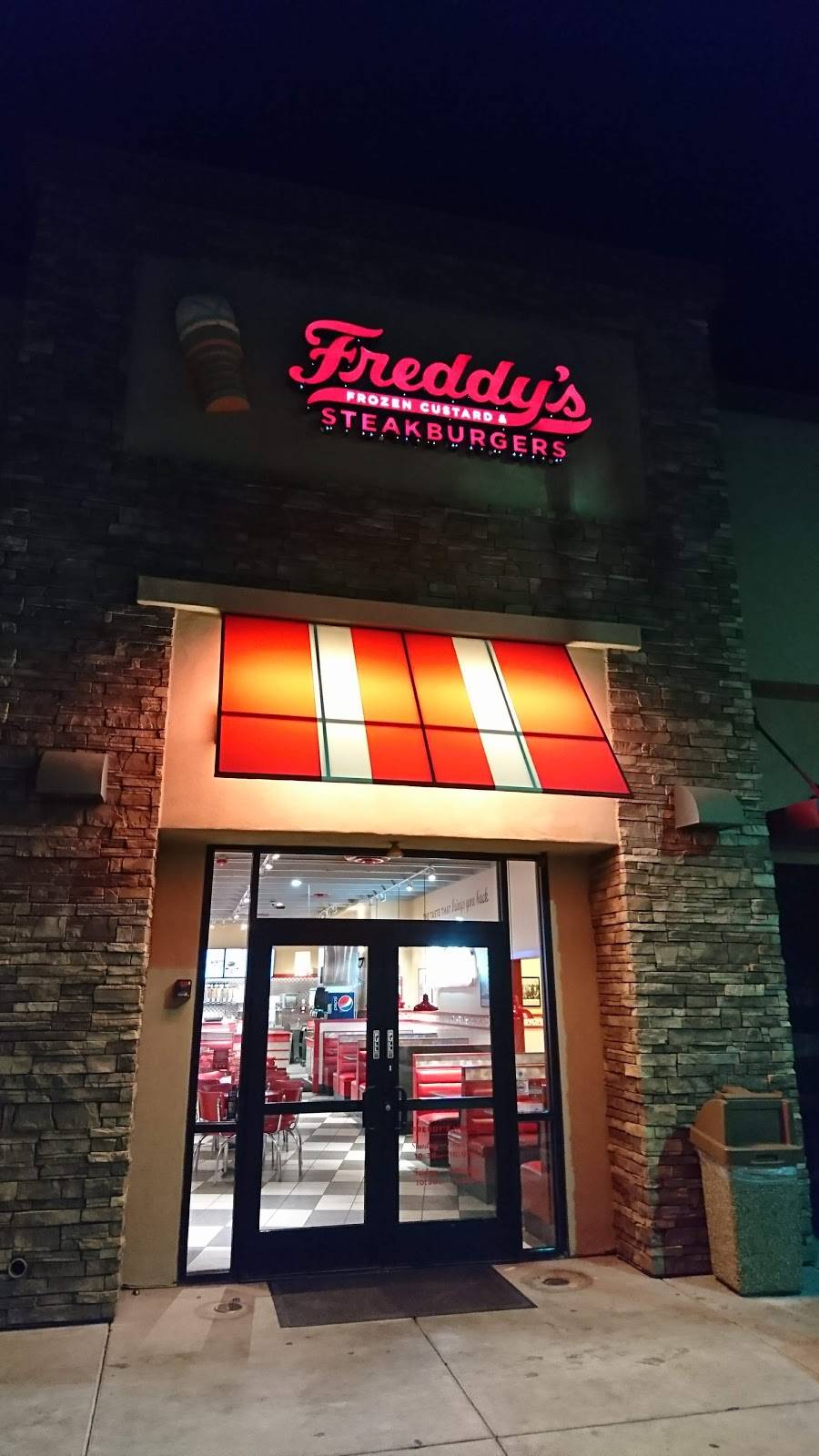 Freddys Frozen Custard & Steakburgers | restaurant | 3476 W Frye Rd, Chandler, AZ 85226, USA | 4808578815 OR +1 480-857-8815