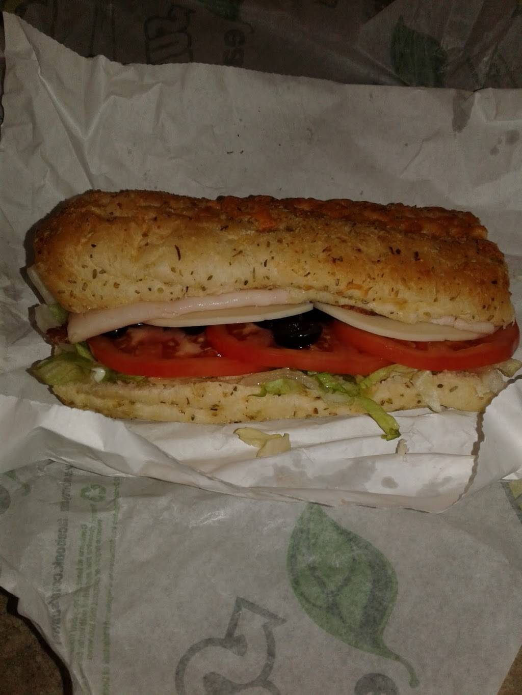 Subway | restaurant | 100 Walton Ave, Danville, KY 40422, USA | 8599369906 OR +1 859-936-9906