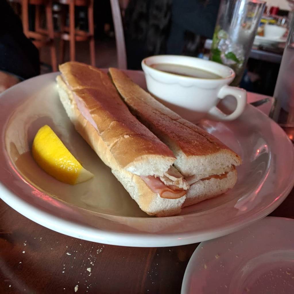 El Criollo Cuban Bar & Grill | restaurant | 916 W Burbank Blvd, Burbank, CA 91506, USA | 8182600211 OR +1 818-260-0211