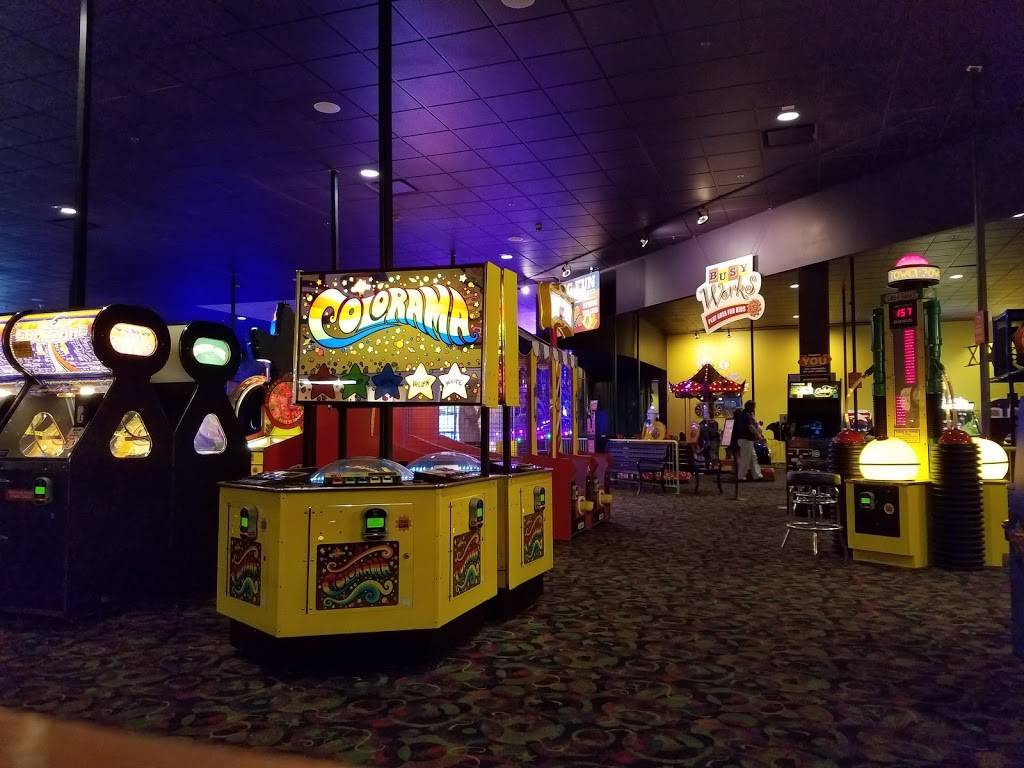 The Amazing Pizza Machine | restaurant | 13955 S Plaza, Omaha, NE 68137, USA | 4028291777 OR +1 402-829-1777