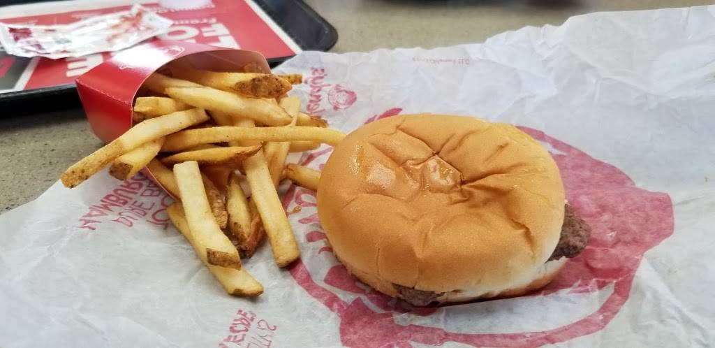 Wendys | restaurant | 4161 Boardman-Canfield Rd, Canfield, OH 44406, USA | 3307020581 OR +1 330-702-0581