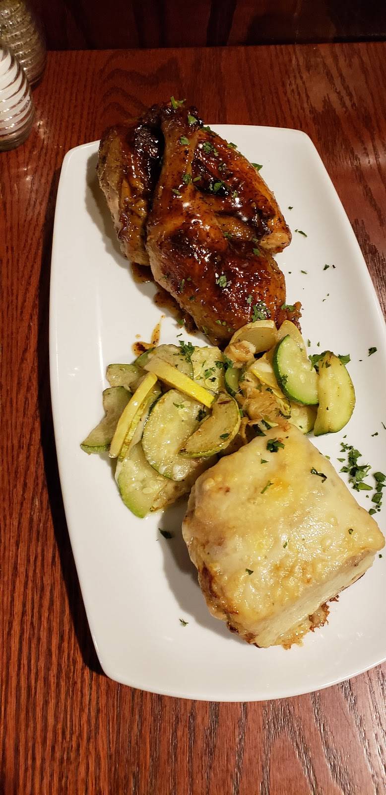 Bullfeathers | restaurant | 410 First St SE, Washington, DC 20003, USA | 2024840228 OR +1 202-484-0228