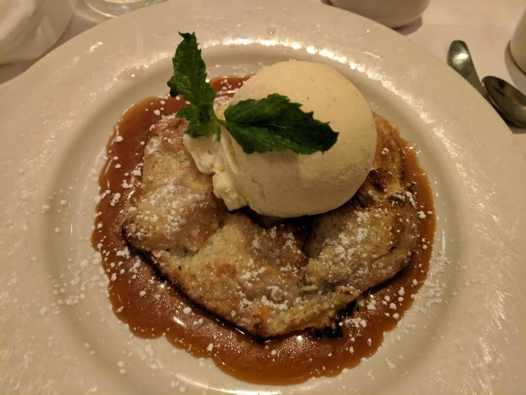 Maggianos Little Italy | restaurant | 7401 S Clinton St, Englewood, CO 80112, USA | 3038581405 OR +1 303-858-1405