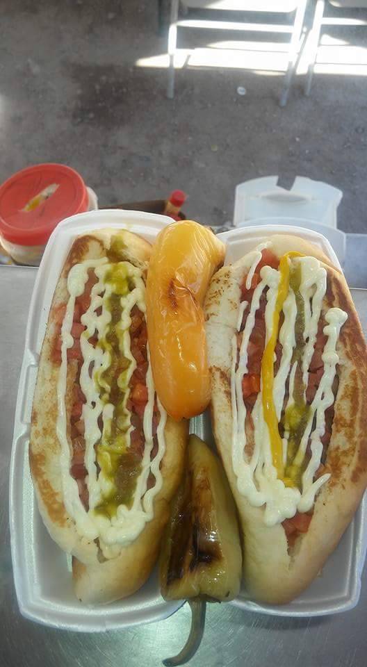 Los Ponchos Hot Dogs | restaurant | 1901 E Fort Lowell Rd, Tucson, AZ 85719, USA | 5203366805 OR +1 520-336-6805