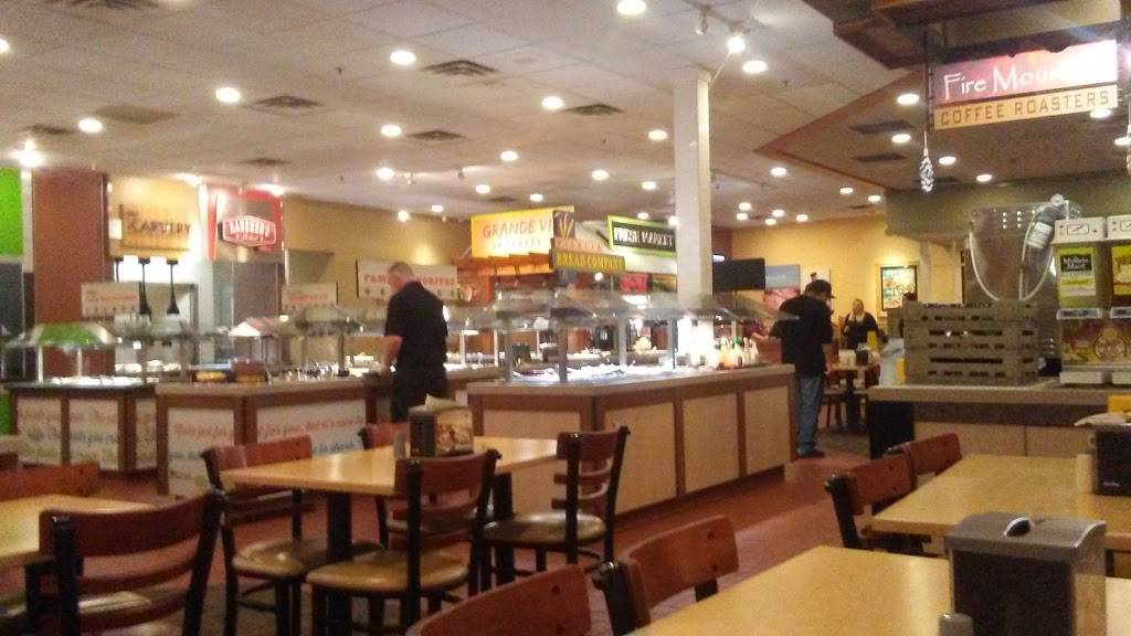 HomeTown Buffet | restaurant | 1804 S Mooney Blvd, Visalia, CA 93277, USA | 5597333660 OR +1 559-733-3660