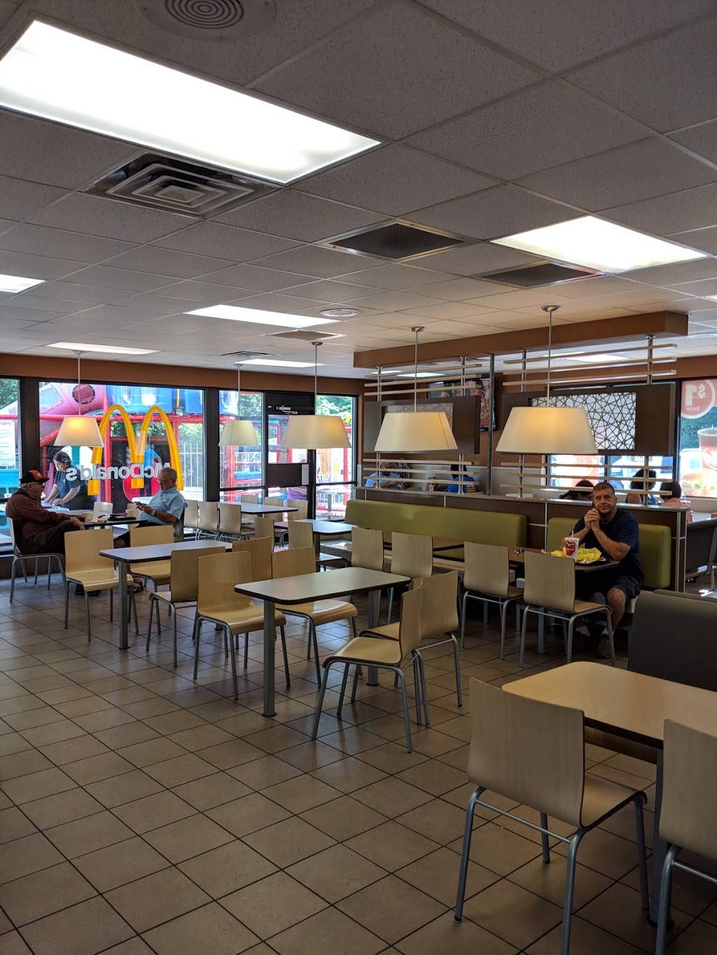McDonalds | cafe | 400 E N Churton St, Hillsborough, NC 27278, USA | 9197329898 OR +1 919-732-9898