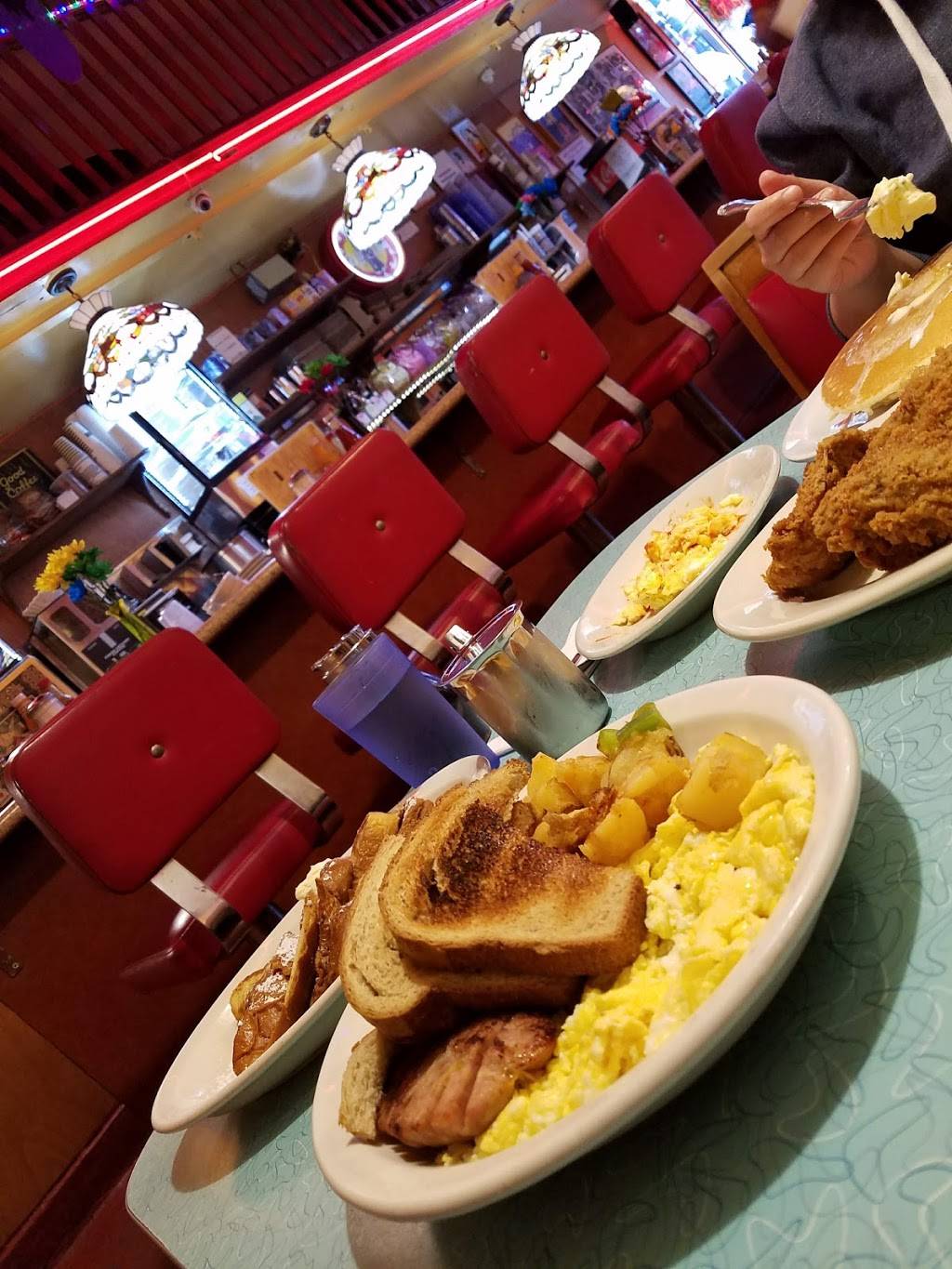 Orphan Andys | restaurant | 3991 17th St, San Francisco, CA 94114, USA | 4158649795 OR +1 415-864-9795