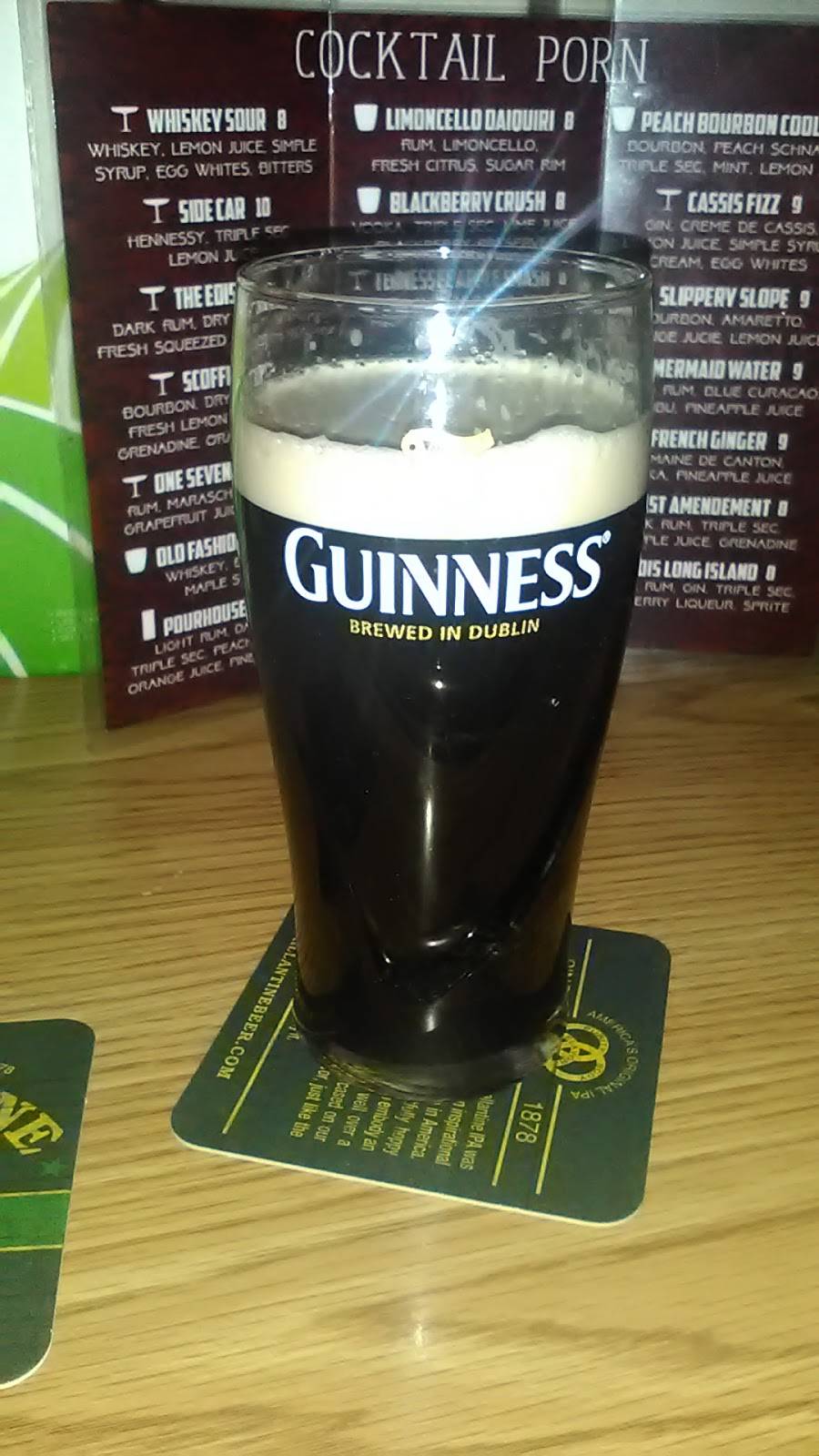 Pour House Pub & Grub | restaurant | 178 Main St, West Orange, NJ 07052, USA | 9737360100 OR +1 973-736-0100