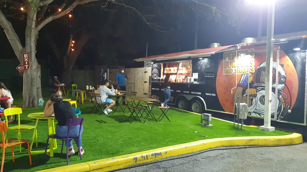 Pepitos Burgers & Shakes | restaurant | 2590 NE 186th St, North Miami Beach, FL 33160, USA | 3054143521 OR +1 305-414-3521