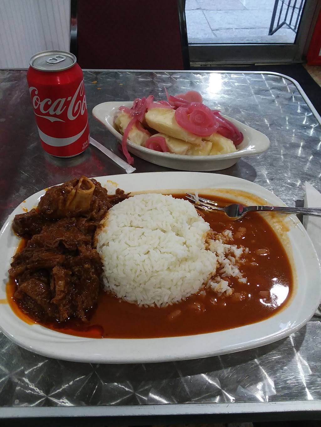 La Parada Dominicana Restaurant | restaurant | 275 Park Ave, Newark, NJ 07107, USA | 9734836623 OR +1 973-483-6623