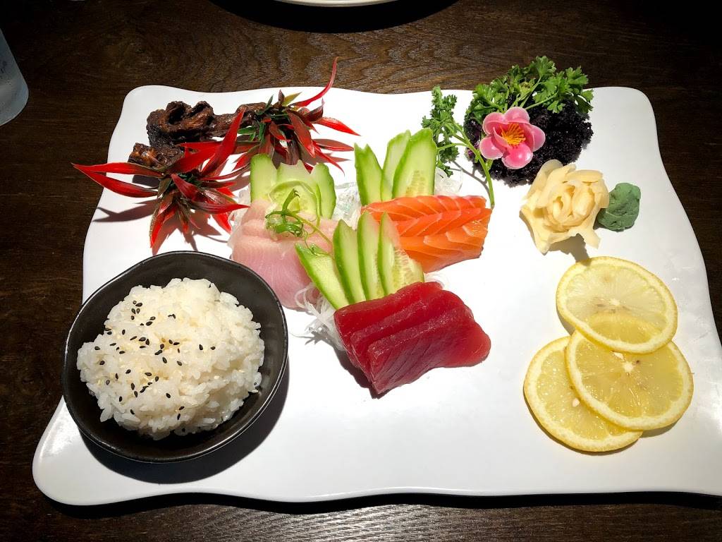 Nami Sushi | restaurant | 8344 N Fresno St, Fresno, CA 93720, USA | 5598782829 OR +1 559-878-2829