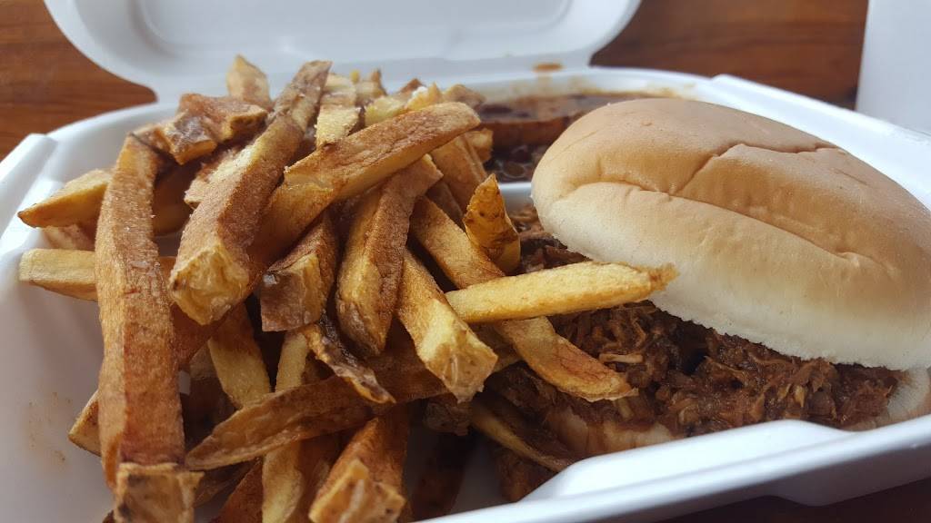 Ronnies BBQ | restaurant | 2097 New Market Rd, Henrico, VA 23231, USA | 8045071917 OR +1 804-507-1917