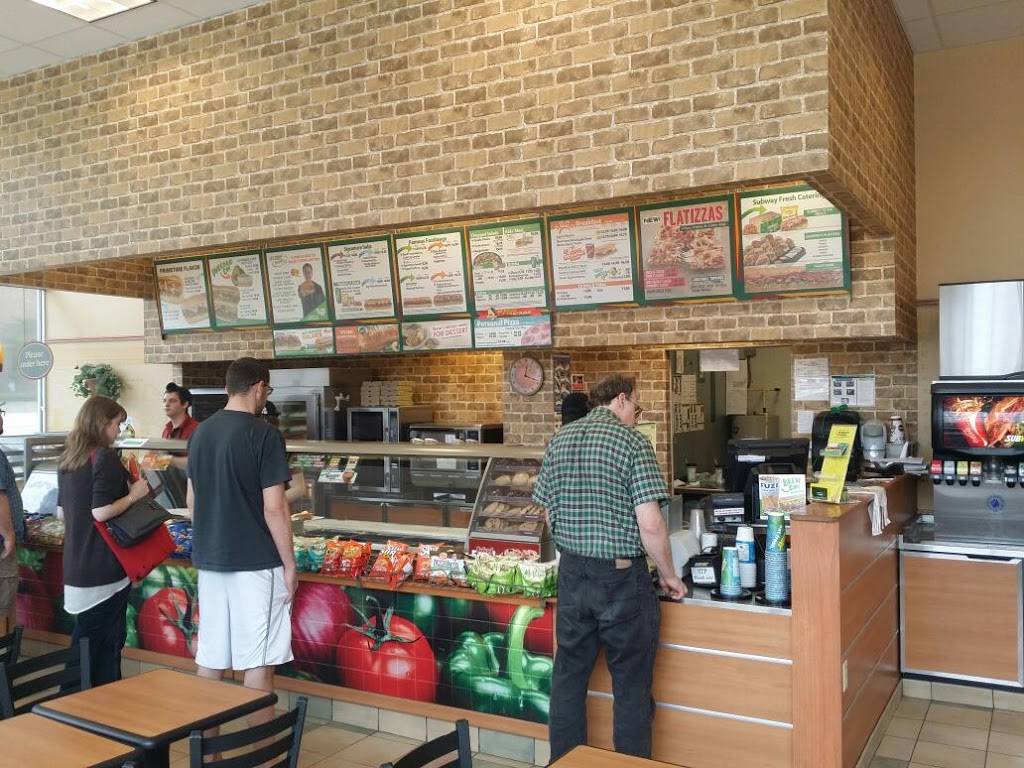 Subway Restaurants | restaurant | 202-204 N Charter St, Madison, WI 53715, USA | 6082600808 OR +1 608-260-0808