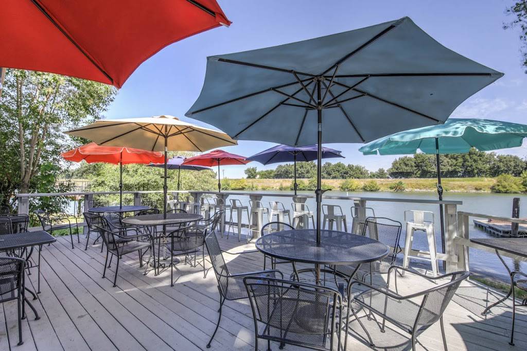 Ko-Ket Riverfront Bar & Grill | restaurant | 14174 Isleton Rd ste b, Isleton, CA 95641, USA | 9167761488 OR +1 916-776-1488