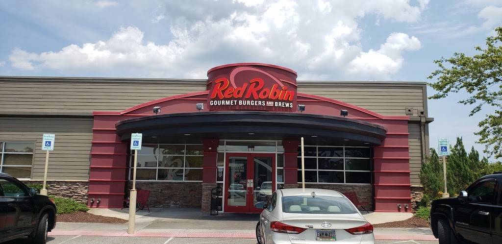 Red Robin Gourmet Burgers and Brews | restaurant | 1218 N Retail Ct, Myrtle Beach, SC 29577, USA | 8436262920 OR +1 843-626-2920