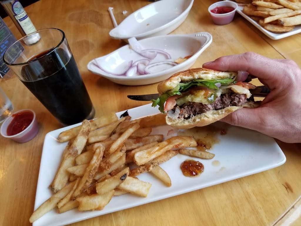 One10 West Main | restaurant | 110 W 300 N, Albion, IN 46701, USA | 2606368965 OR +1 260-636-8965