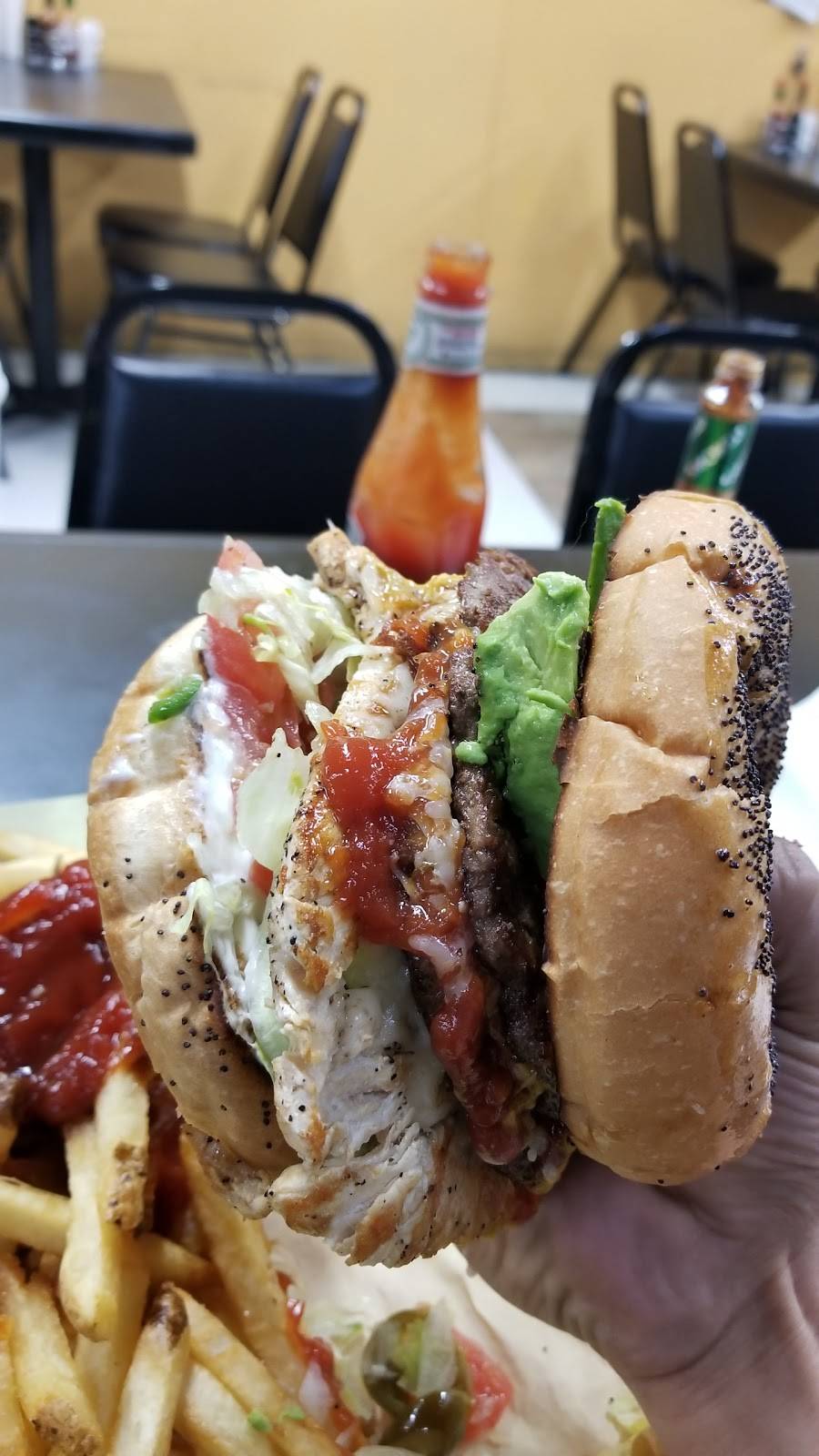 Flaming Burger | restaurant | 11255 Garland Rd, Dallas, TX 75218, USA | 2143213734 OR +1 214-321-3734