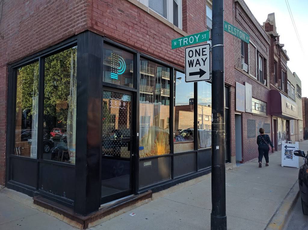 Parachute | restaurant | 3500 N Elston Ave, Chicago, IL 60618, USA | 7736541460 OR +1 773-654-1460