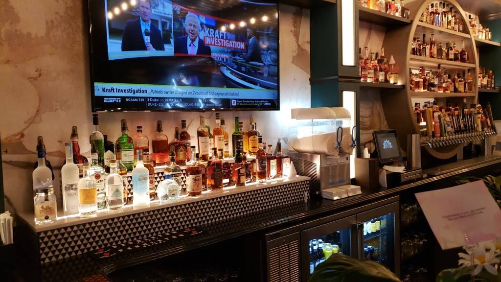 SmokeWorks | restaurant | 121 N College Ave, Bloomington, IN 47404, USA | 8122878190 OR +1 812-287-8190