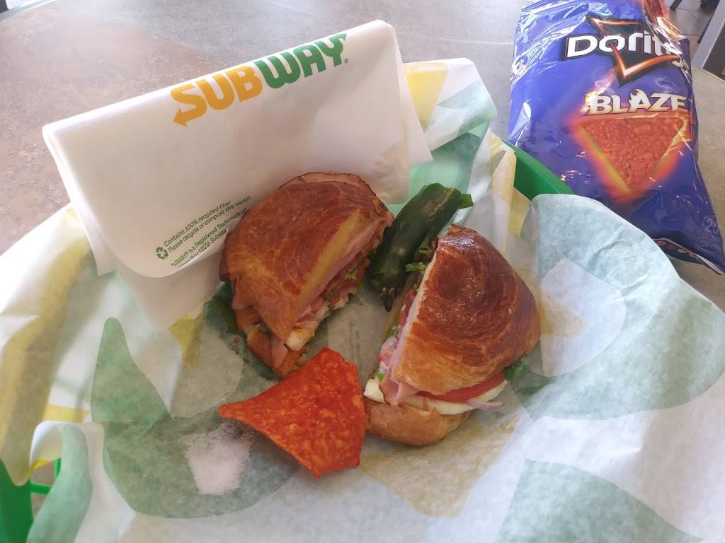 Subway Restaurants | restaurant | 10305 Zelzah Ave, Northridge, CA 91324, USA | 8183603999 OR +1 818-360-3999