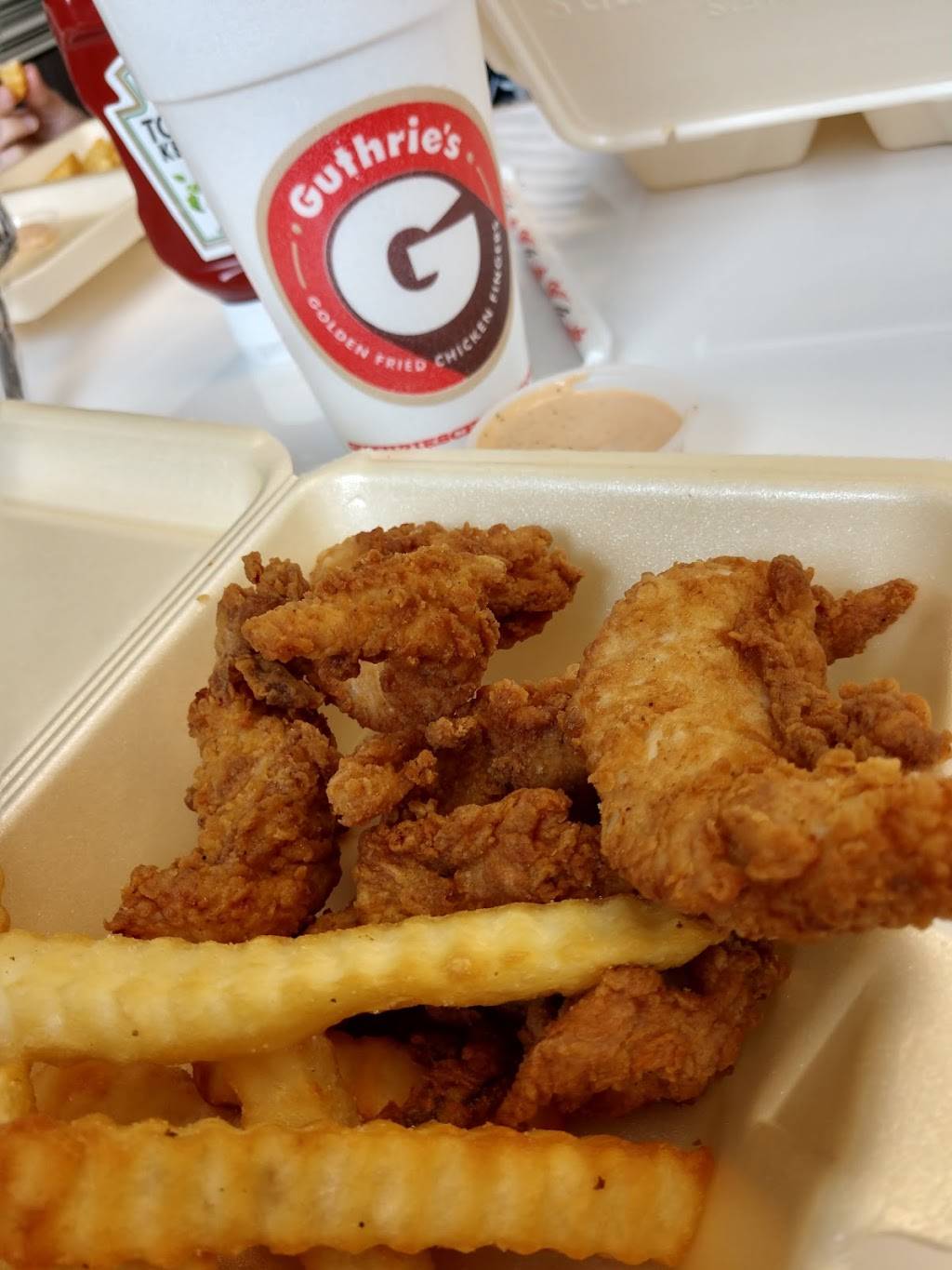 Guthries | restaurant | 1700 Capps Landing, Opelika, AL 36804, USA | 3342031970 OR +1 334-203-1970