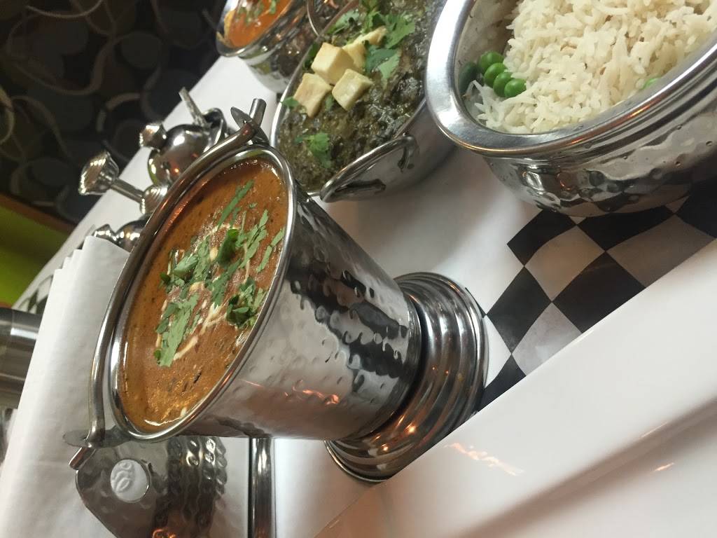 Food Street Indian Restaurant | restaurant | 21545 Jamaica Ave, Jamaica, NY 11428, USA | 7184137002 OR +1 718-413-7002