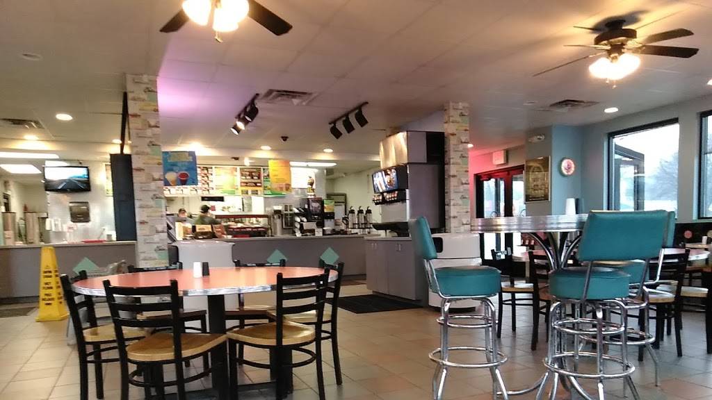 Mr Quick Drive In | restaurant | 5501 E Apple Ave, Muskegon, MI 49442, USA | 2317882393 OR +1 231-788-2393