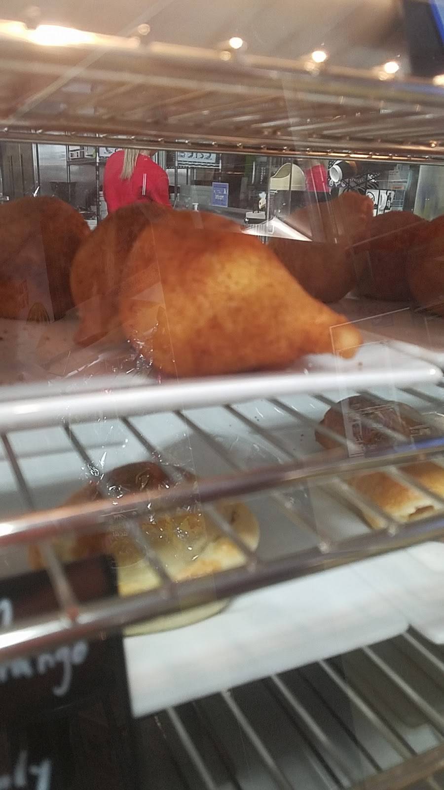 Loira SF Café | restaurant | 1601 El Camino Real, Millbrae, CA 94030, USA | 4154104163 OR +1 415-410-4163