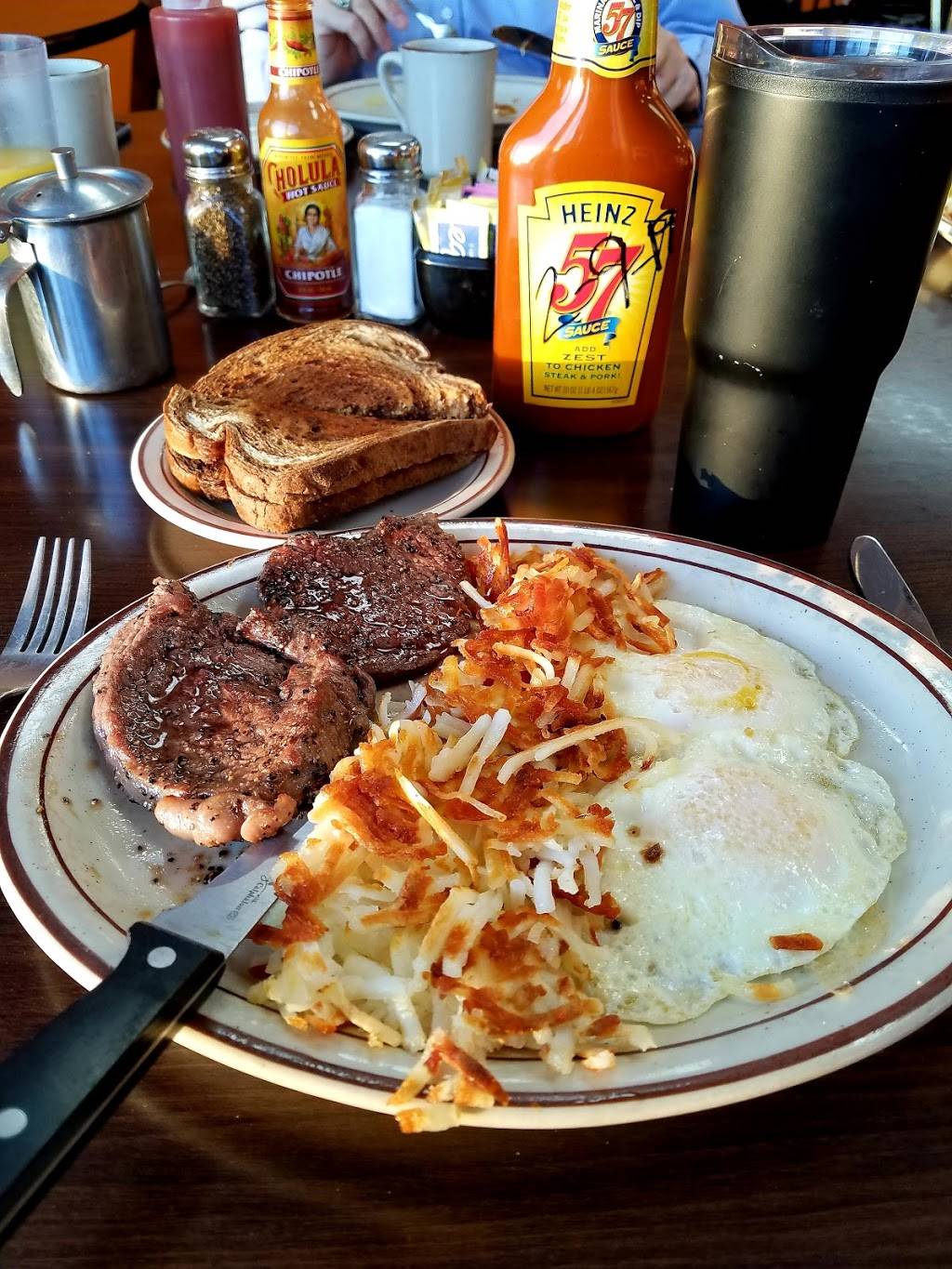 The Family Cafe | restaurant | 3900 E 14th St, Des Moines, IA 50313, USA | 5152142995 OR +1 515-214-2995