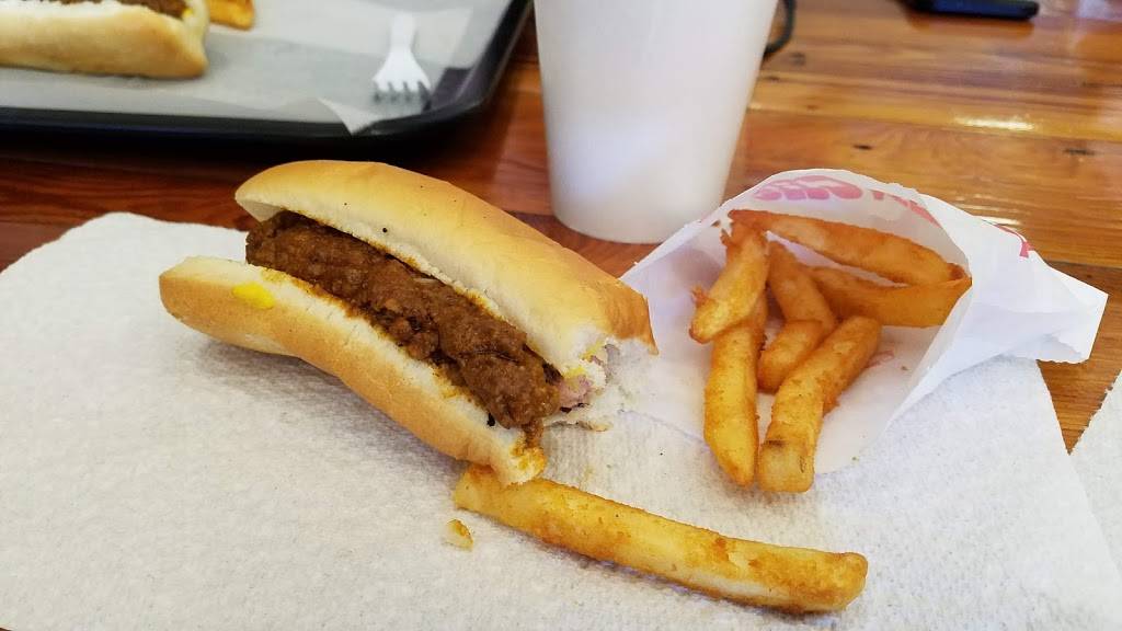 Guss Hot Dogs | restaurant | 71 Church St, Mountain Brook, AL 35213, USA | 2058713938 OR +1 205-871-3938