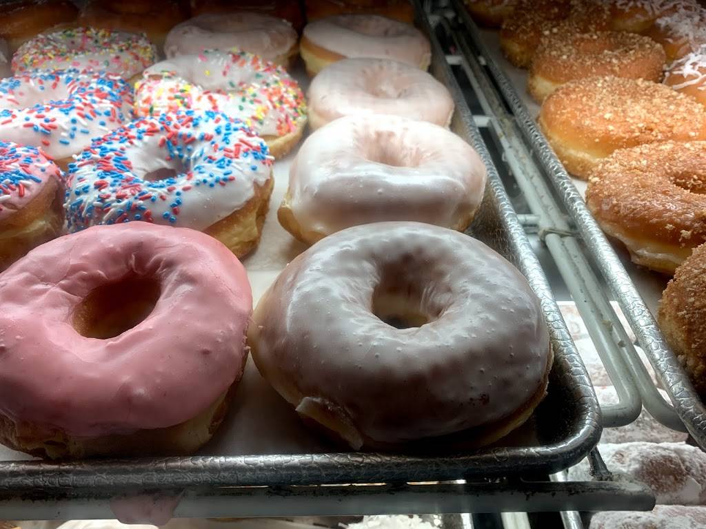 Happy Donuts | restaurant | 3916 El Camino Real, Palo Alto, CA 94306, USA | 6502726571 OR +1 650-272-6571