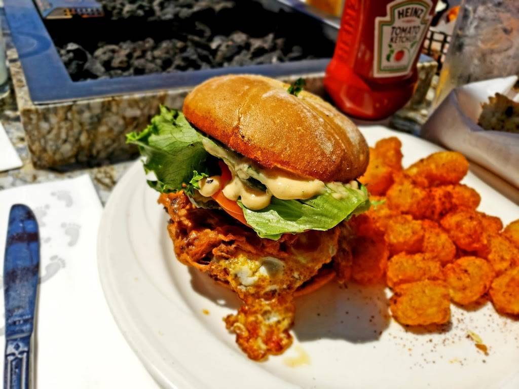 Beaches Restaurant & Bar | restaurant | 1919 SE Columbia River Dr, Vancouver, WA 98661, USA | 3606991592 OR +1 360-699-1592