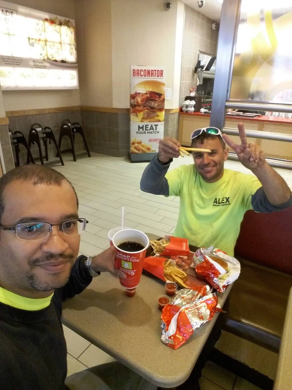 Wendys | restaurant | 359 Turnpike Rd, Southborough, MA 01772, USA | 5084601300 OR +1 508-460-1300