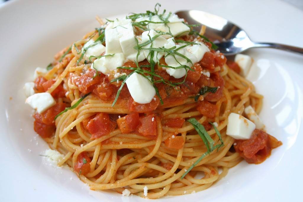 Avellinos Italian Restaurant | restaurant | 1813 Post Rd, Fairfield, CT 06824, USA | 2032541458 OR +1 203-254-1458