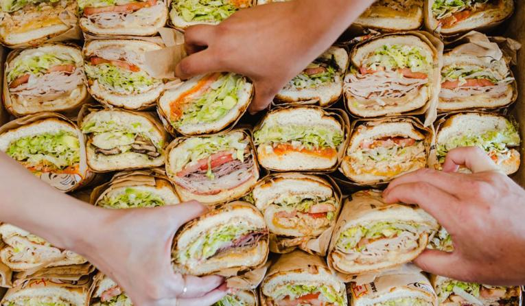 Ikes Love & Sandwiches | restaurant | 18719 Biscayne Blvd # 310, Aventura, FL 33180, USA | 3059742404 OR +1 305-974-2404