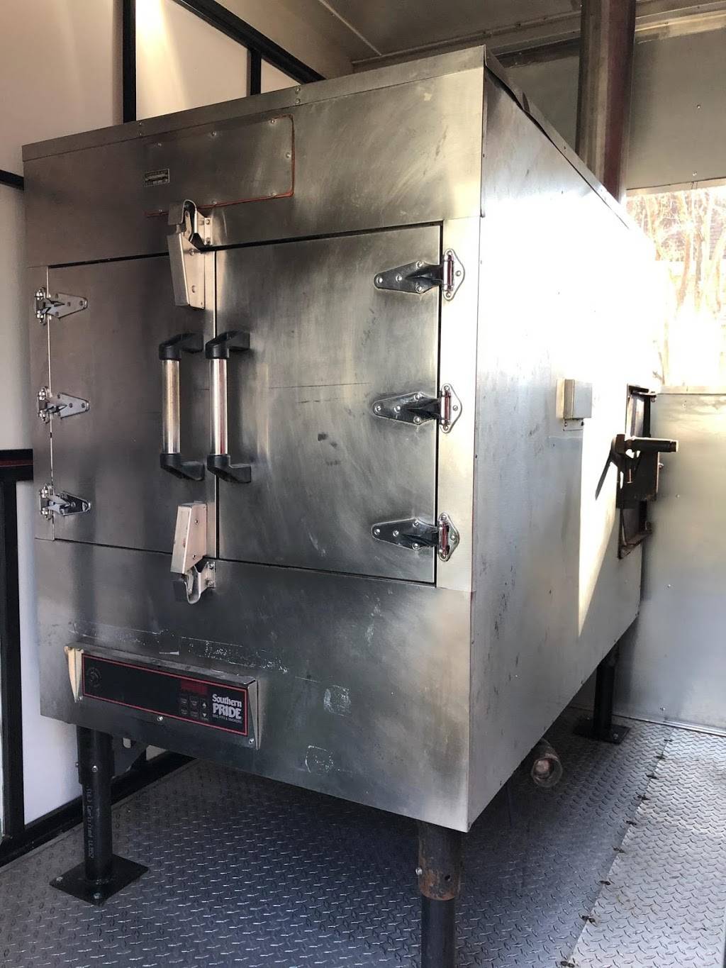 Eni’s BBQ Express | restaurant | 1308 1/2 W 20th St, Houston, TX 77008, USA | 8323642919 OR +1 832-364-2919