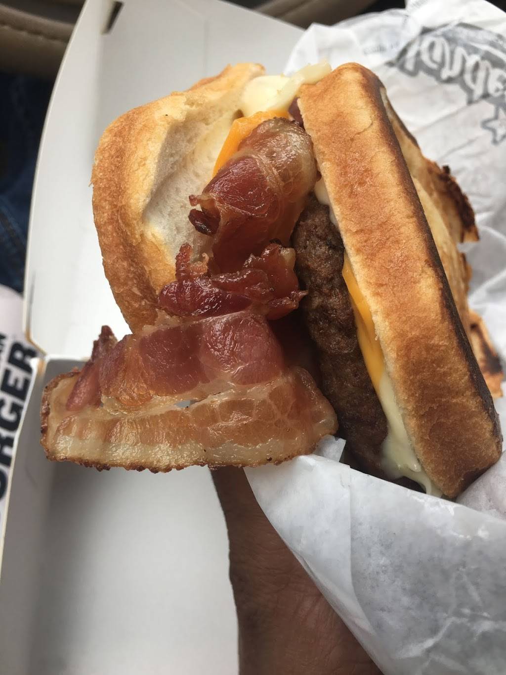 Hardees | restaurant | 1300 N Memorial Dr, Greenville, NC 27834, USA | 2527527724 OR +1 252-752-7724